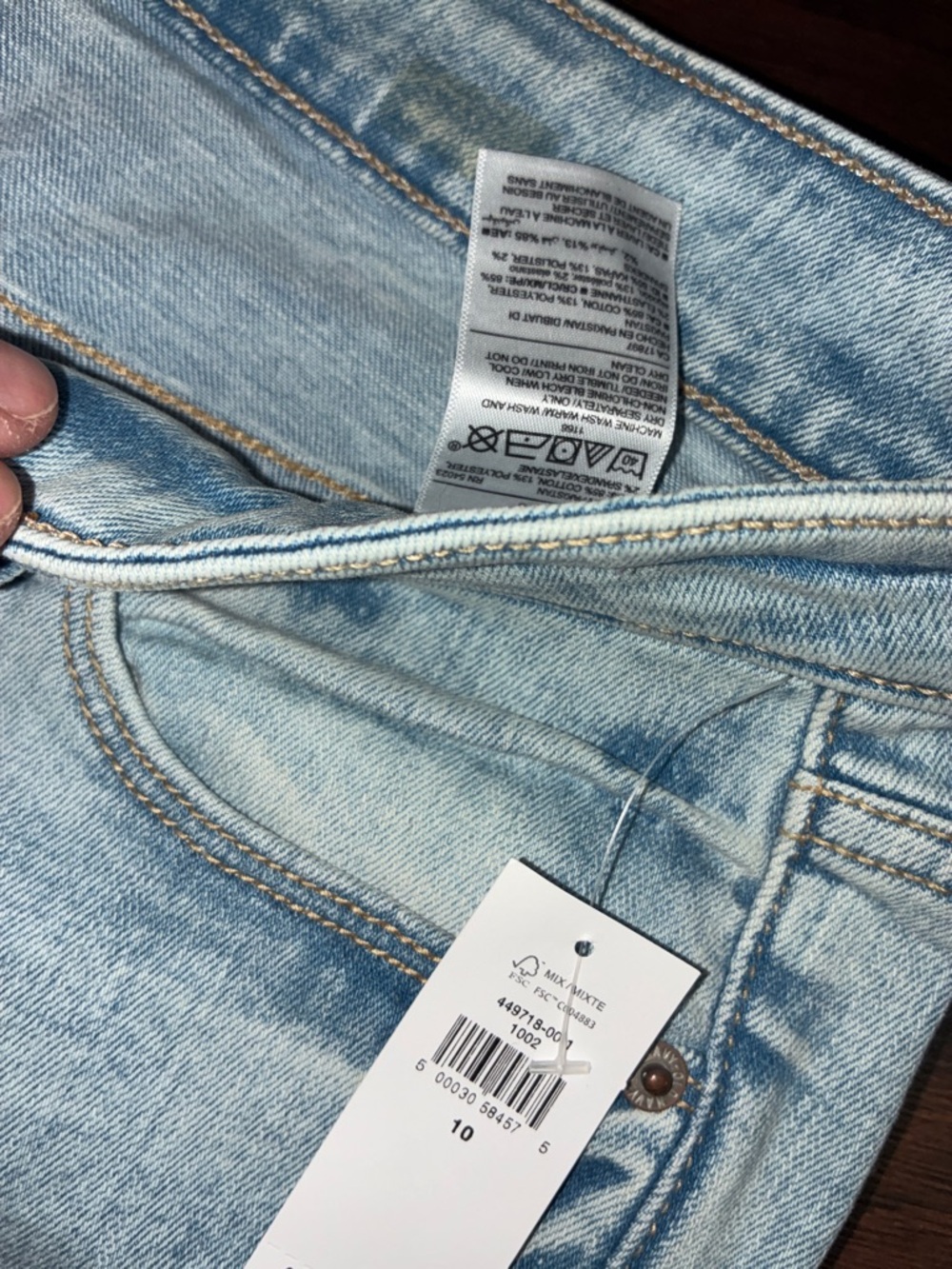 Old Navy Light Blue Faded Slim Jeans - Picture 3 of 8
